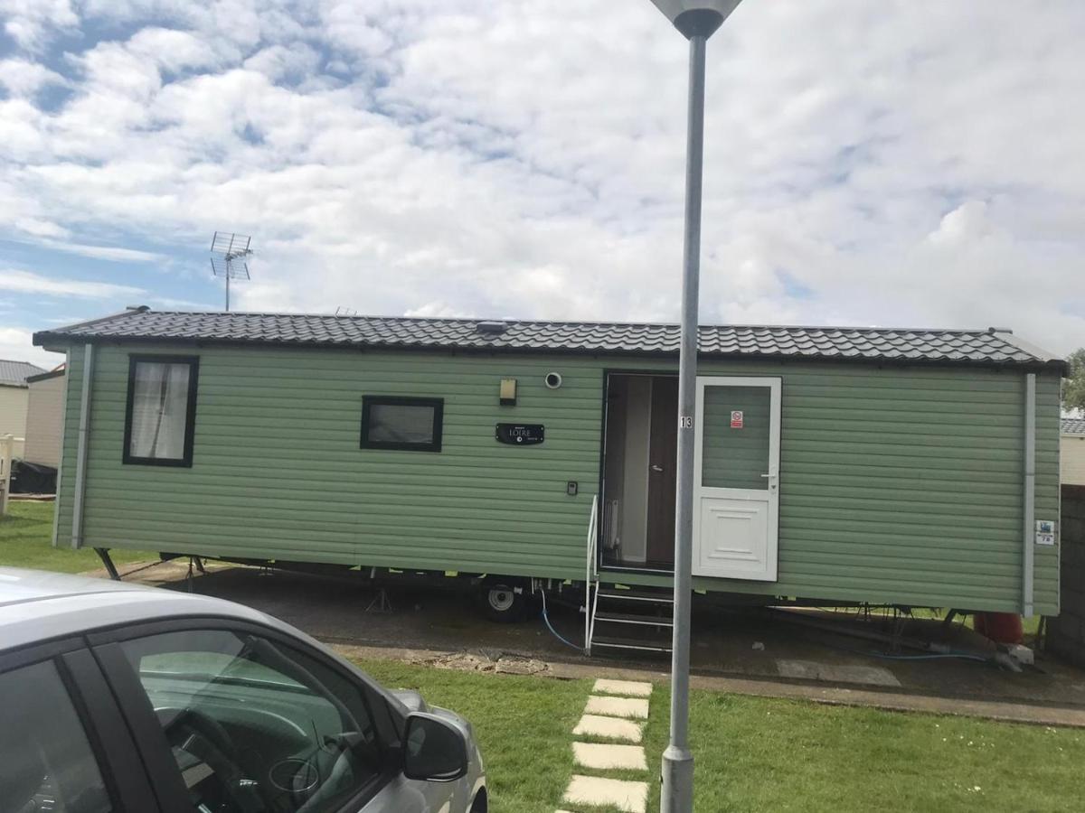Hotel Swift Loire  Jaywick Sands Exterior foto